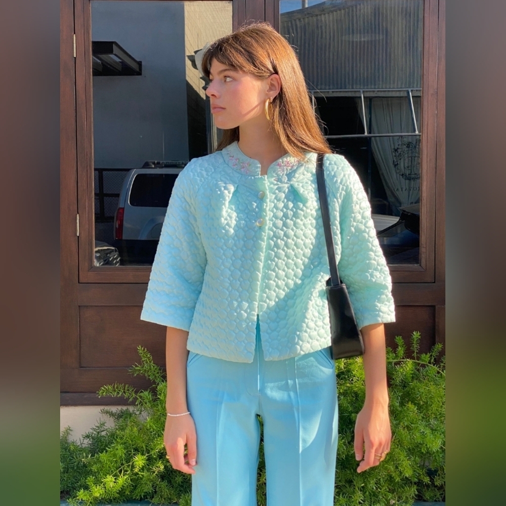 VTG | 60s 70s Barbizon Quilted Bed Jacket w/ Floral Embroidery - Medium